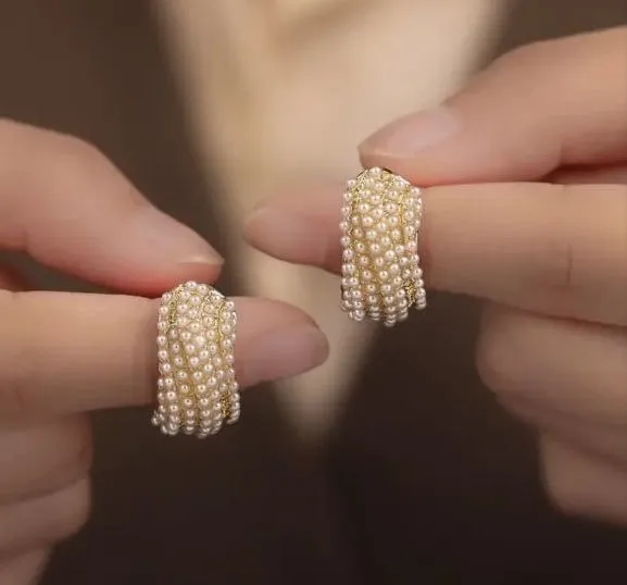 Micro Inlaid Pearl Wavy S-Shape Stud Earrings