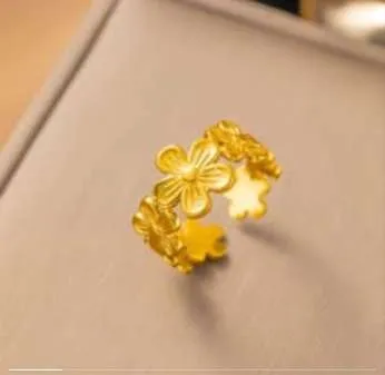 Textured Flower Bunch Ring