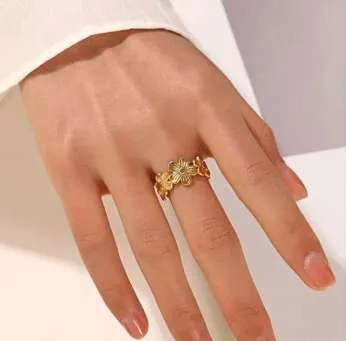 Textured Flower Bunch Ring - Image 3