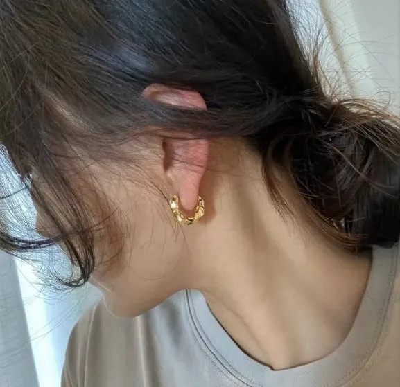 Trendy Anti-Tarnish Gold & Silver Hoop Earrings - Image 2