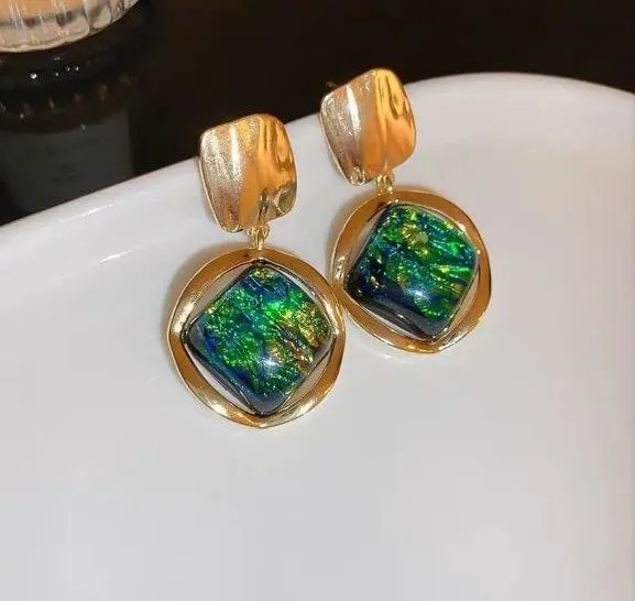 Vintage Green Geometric Drop Earrings - Image 2